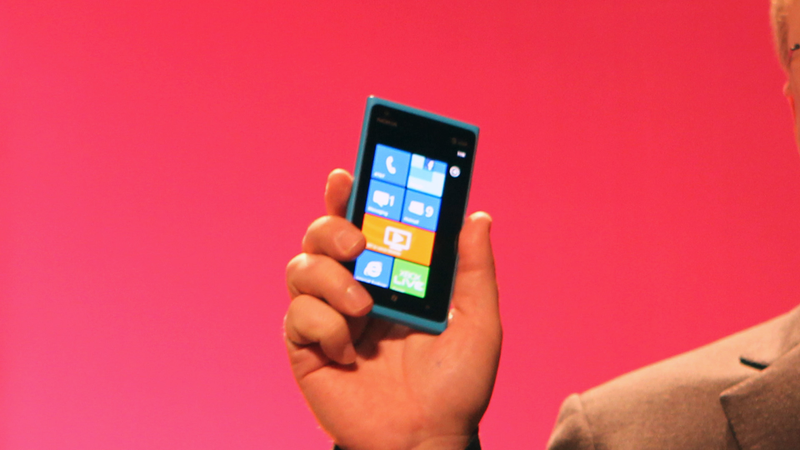 Illustration for article titled Nokia Lumia 900: Our Favorite Windows Phone, Now Bigger and Faster on AT&T